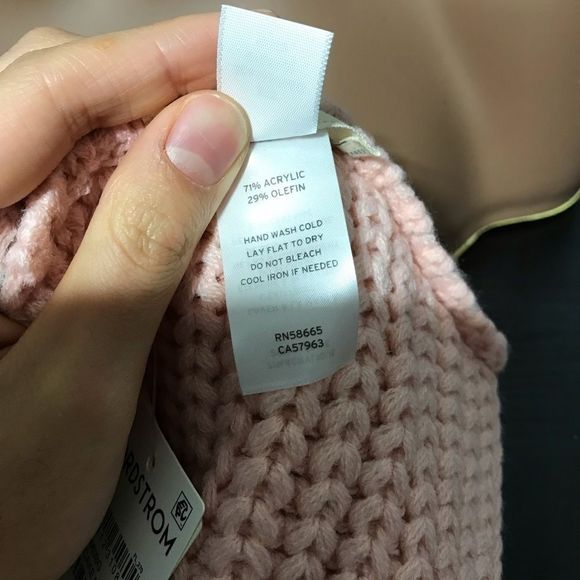 NEW Tucker + Tate women’s Pink cake metallic scarf - Picture 4 of 8